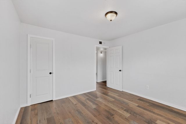 433 Loma Hermosa Drive NW, Albuquerque, NM 87105