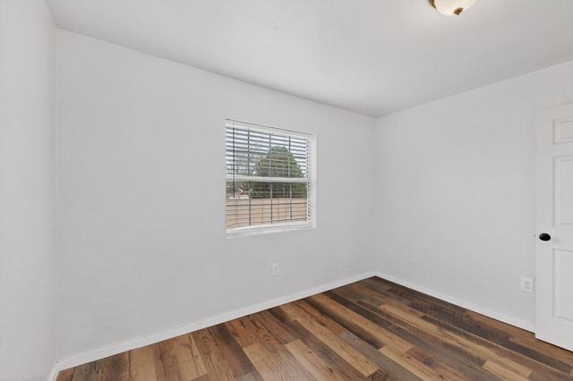 433 Loma Hermosa Drive NW, Albuquerque, NM 87105