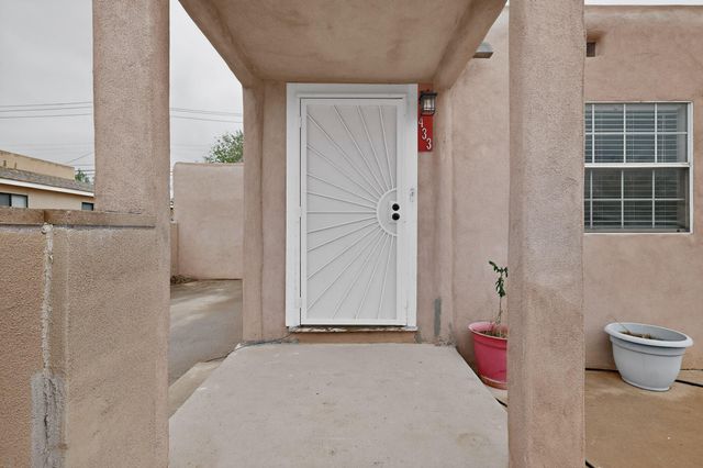 433 Loma Hermosa Drive NW, Albuquerque, NM 87105