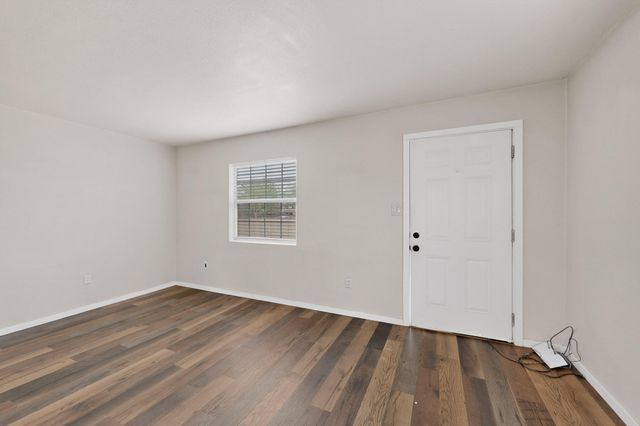 433 Loma Hermosa Drive NW, Albuquerque, NM 87105