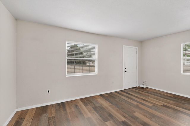 433 Loma Hermosa Drive NW, Albuquerque, NM 87105