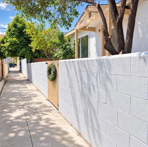 7031 Hood Avenue A, Huntington Park, CA 90255