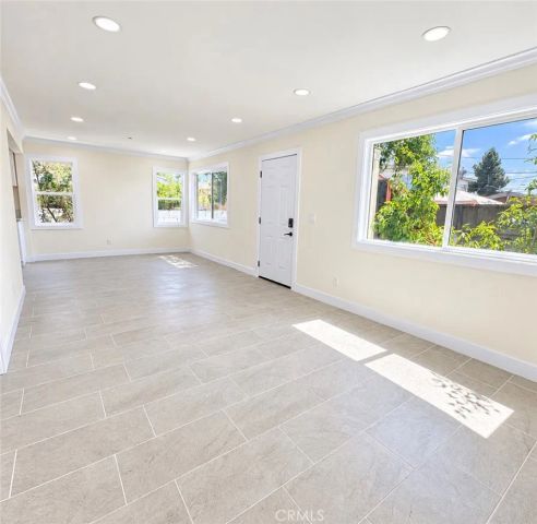 7031 Hood Avenue A, Huntington Park, CA 90255