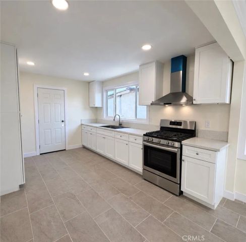 7031 Hood Avenue A, Huntington Park, CA 90255