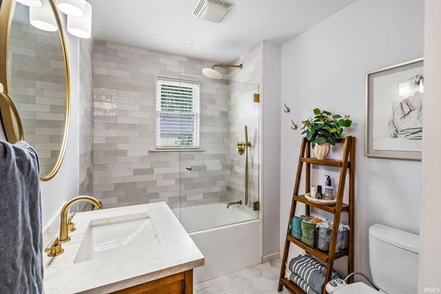 106 2Nd Street, Winona Lake, IN 46590