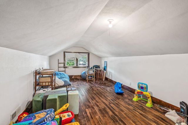 106 2Nd Street, Winona Lake, IN 46590