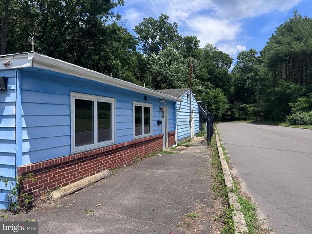 6 CEBULKA DR, Chesterfield, NJ 08515