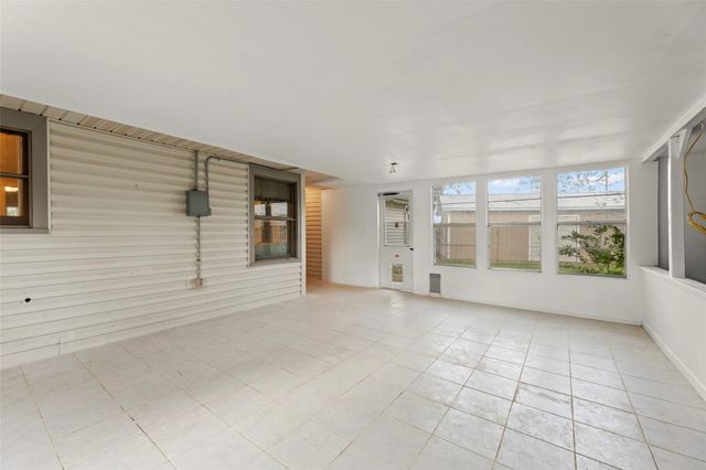 1327 Hodges Lane, Wharton, TX 77488