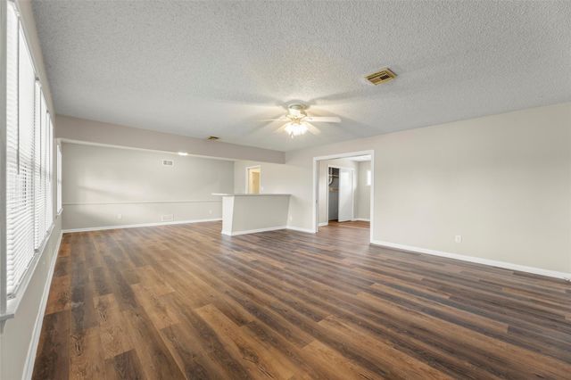 1327 Hodges Lane, Wharton, TX 77488
