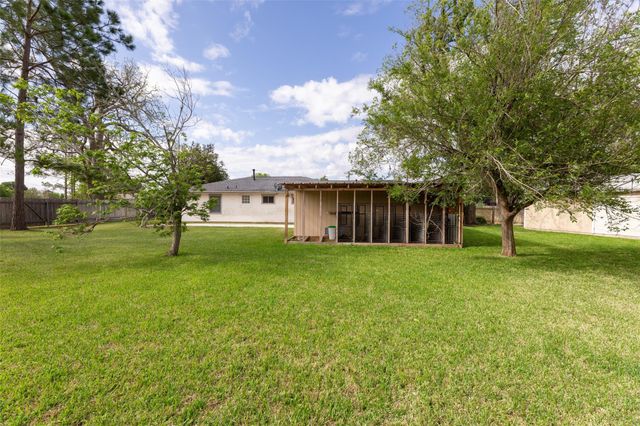 1327 Hodges Lane, Wharton, TX 77488