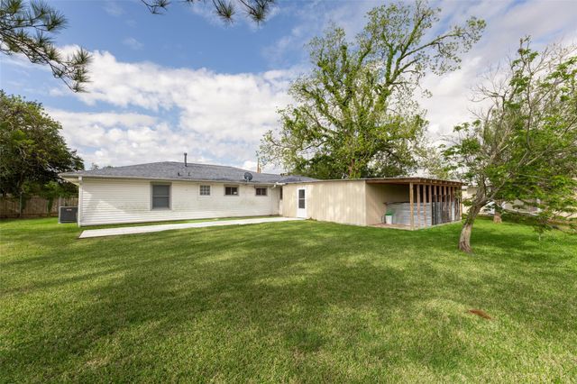 1327 Hodges Lane, Wharton, TX 77488