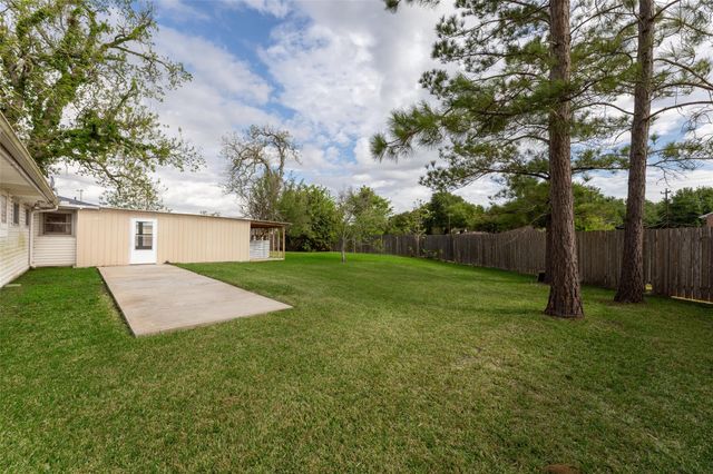 1327 Hodges Lane, Wharton, TX 77488