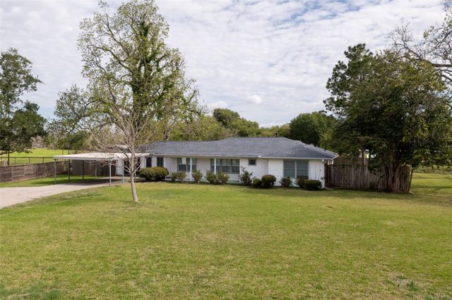1327 Hodges Lane, Wharton, TX 77488