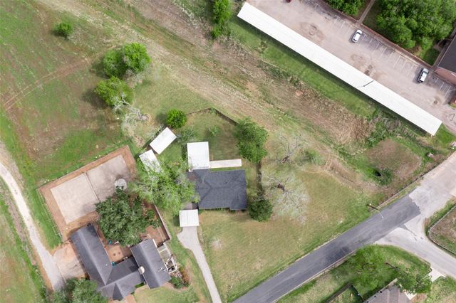1327 Hodges Lane, Wharton, TX 77488