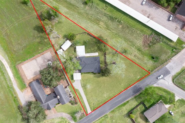 1327 Hodges Lane, Wharton, TX 77488