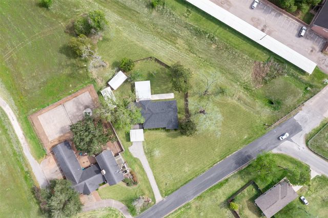 1327 Hodges Lane, Wharton, TX 77488
