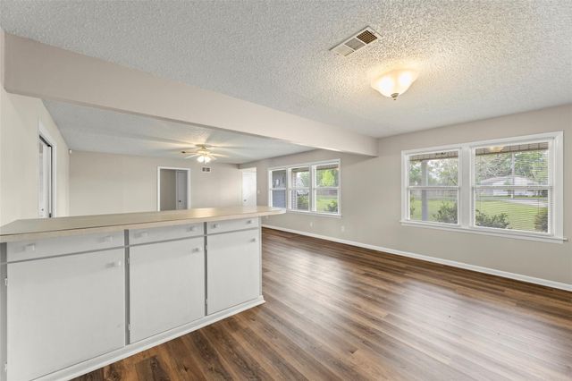 1327 Hodges Lane, Wharton, TX 77488