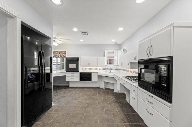 1327 Hodges Lane, Wharton, TX 77488