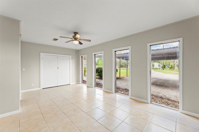 1327 Hodges Lane, Wharton, TX 77488