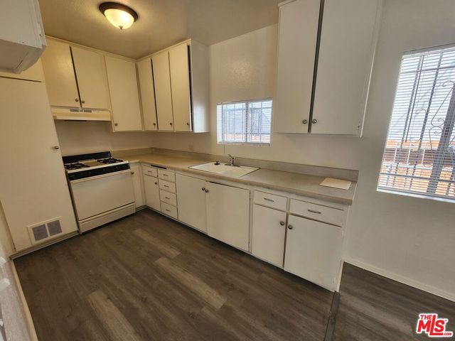 534 W 47th Street 5, Los Angeles, CA 90037