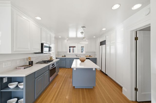 2401 Carleton Street, Berkeley, CA 94704