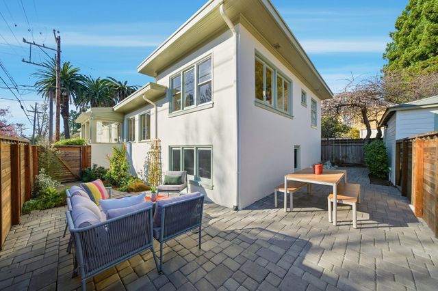 2401 Carleton Street, Berkeley, CA 94704