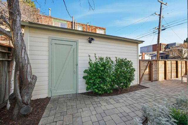 2401 Carleton Street, Berkeley, CA 94704