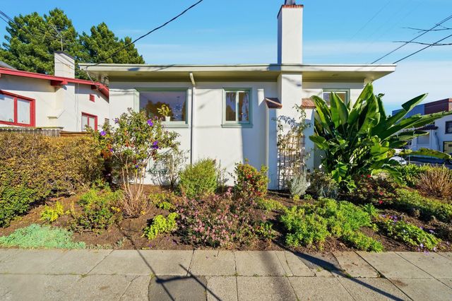 2401 Carleton Street, Berkeley, CA 94704