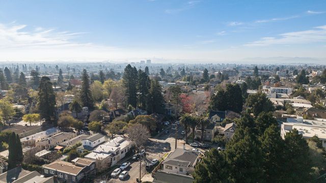2401 Carleton Street, Berkeley, CA 94704