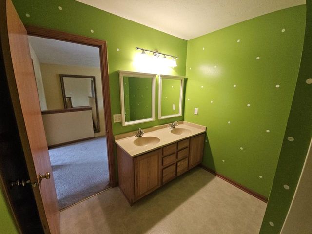 1523 St Albert The Great Drive, Sun Prairie, WI 53590