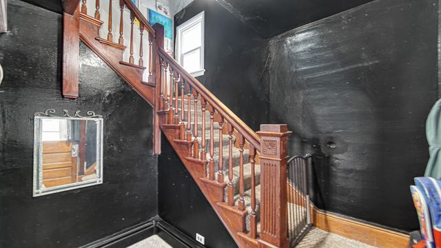 404 Maple Avenue, La Porte, IN 46350
