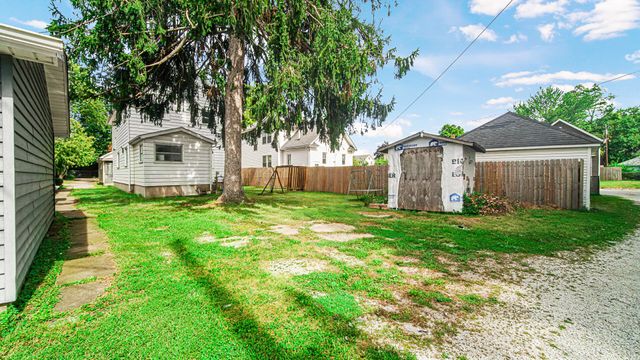 404 Maple Avenue, La Porte, IN 46350