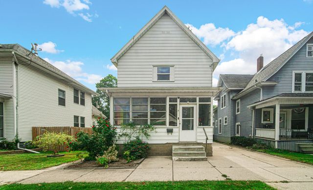 404 Maple Avenue, La Porte, IN 46350