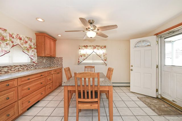 120 E Zoranne Drive, Farmingdale, NY 11735