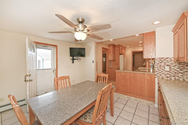 120 E Zoranne Drive, Farmingdale, NY 11735