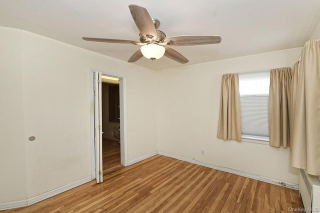 120 E Zoranne Drive, Farmingdale, NY 11735