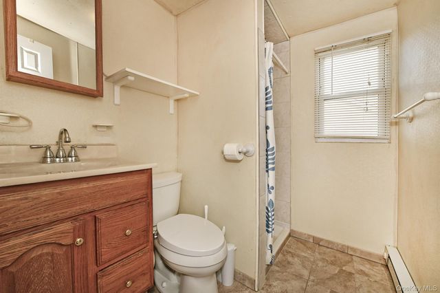 120 E Zoranne Drive, Farmingdale, NY 11735