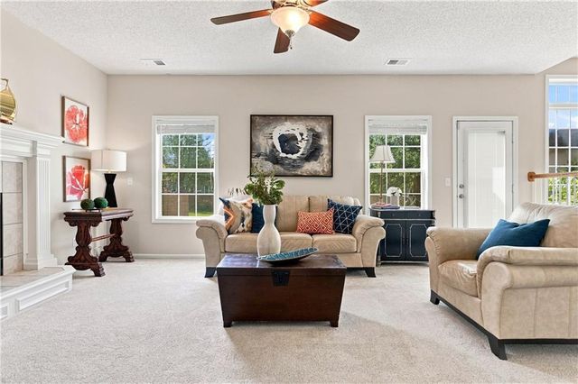 525 Parma Way, Gardner, KS 66030