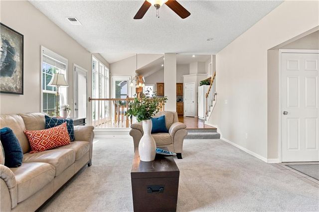 525 Parma Way, Gardner, KS 66030