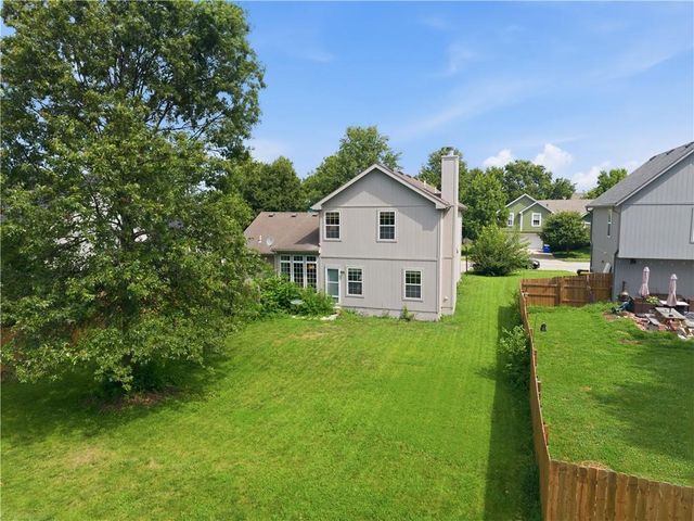 525 Parma Way, Gardner, KS 66030
