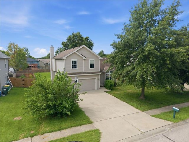 525 Parma Way, Gardner, KS 66030