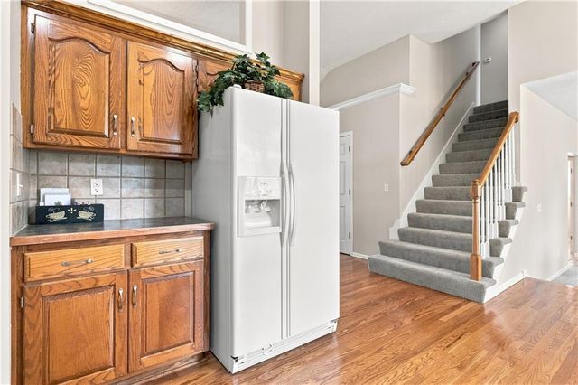 525 Parma Way, Gardner, KS 66030