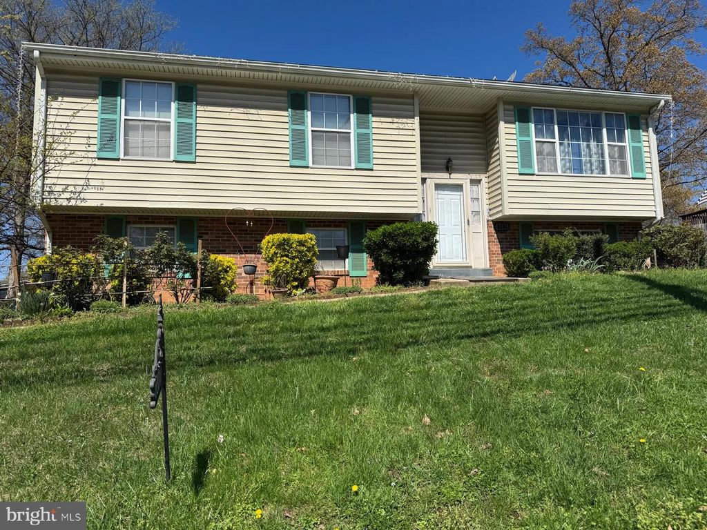 6204 CIPRIANO RD, Lanham, MD 20706
