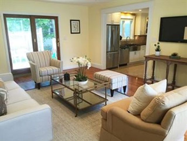 633 Saw Mill Brook Pkwy, Newton, MA 02459