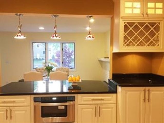 633 Saw Mill Brook Pkwy, Newton, MA 02459