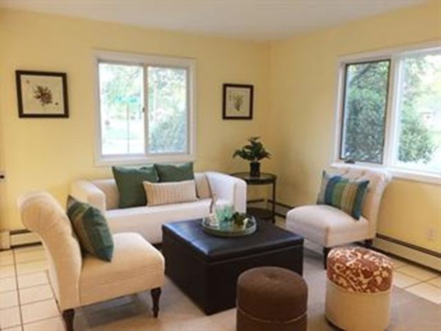 633 Saw Mill Brook Pkwy, Newton, MA 02459