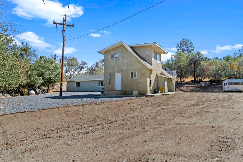 43520 Brookside Road, Miramonte, CA 93641