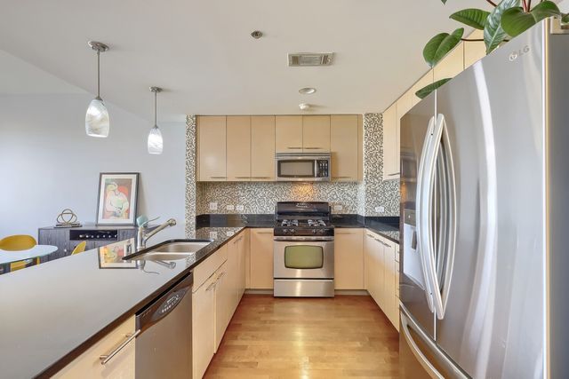 1200 Main Street 1904, Dallas, TX 75202