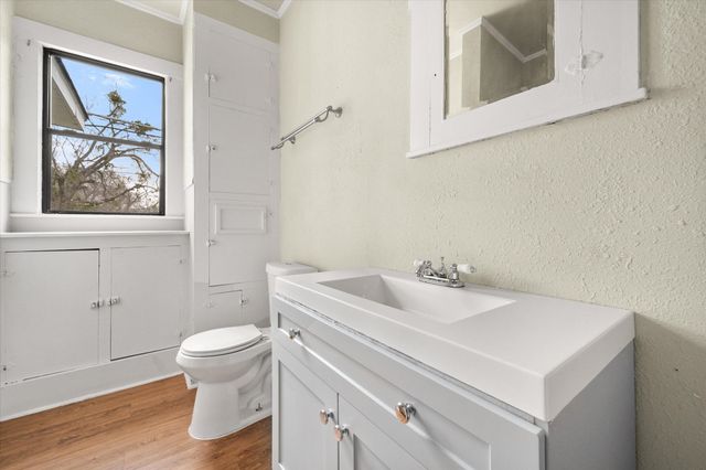 1402 W 1st Avenue, Corsicana, TX 75110
