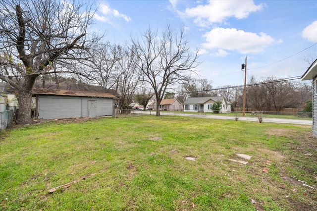 1402 W 1st Avenue, Corsicana, TX 75110